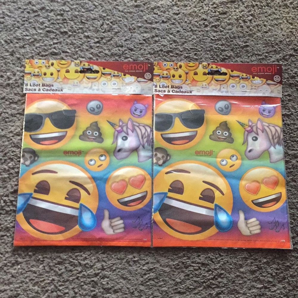 Emoji loot party bags